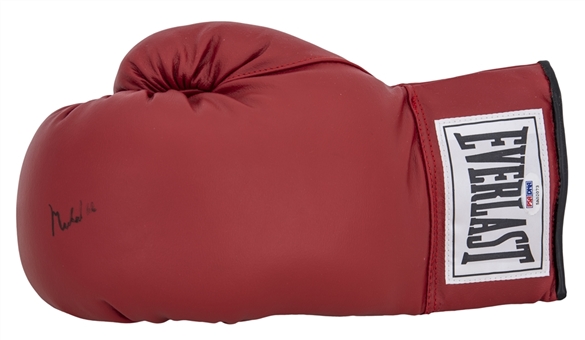 Muhammad Ali Signed Red Everlast Glove (PSA/DNA)